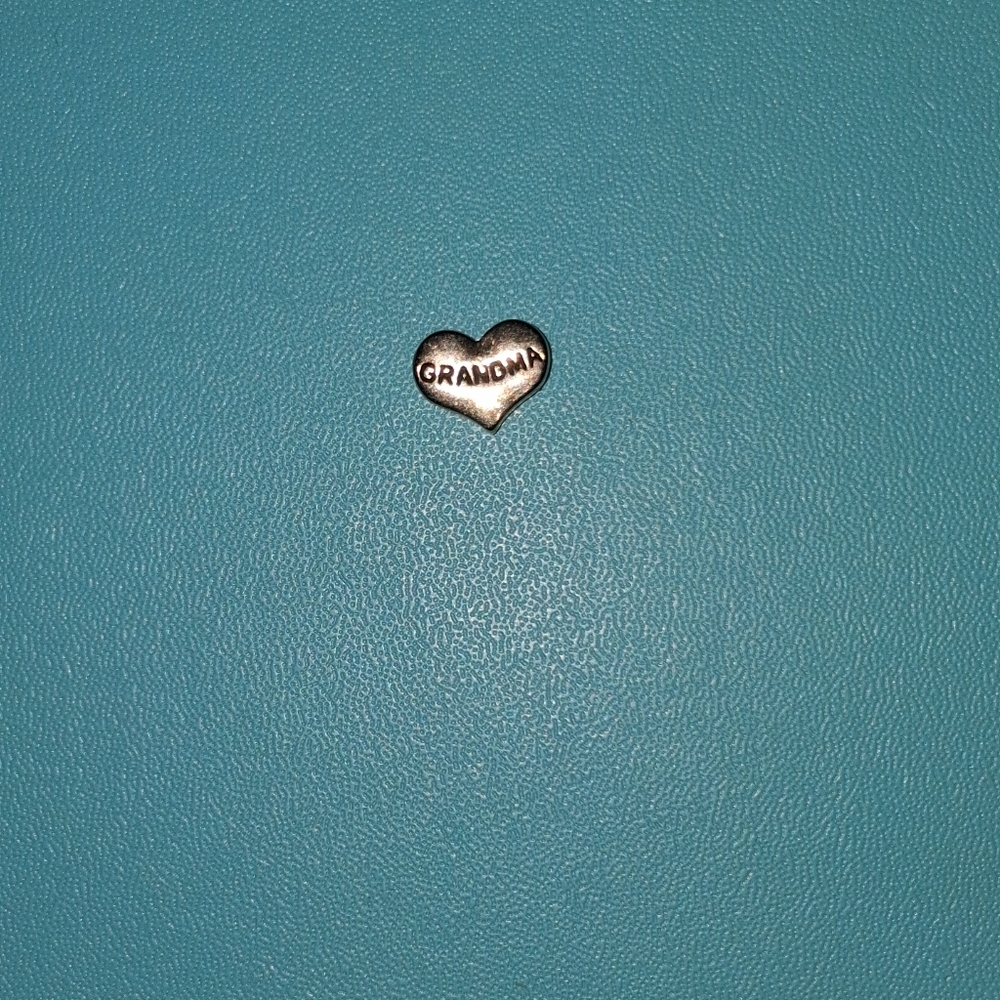 Gold Heart 'Grandma' Charm Origami Owl